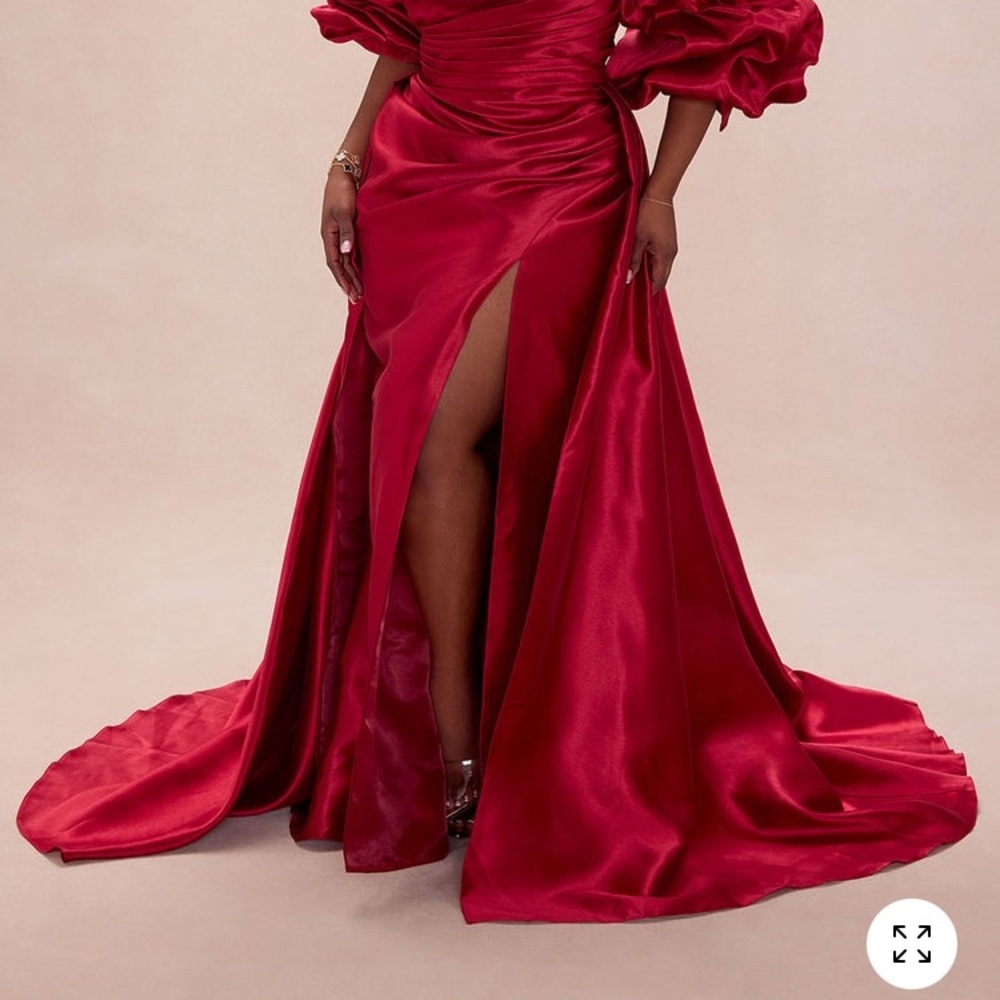 Fashion Nova Elegant Red Ball Gown / Evening dress